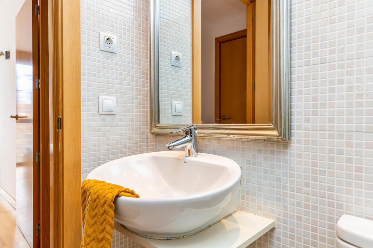 2Br - 2Bh Apartment Close To The Beach บาร์เซโลนา ภายนอก รูปภาพ